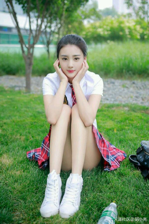 永恒瞬间，湖人险胜青岛，高诗岩28助攻刷新中美篮球交流纪录