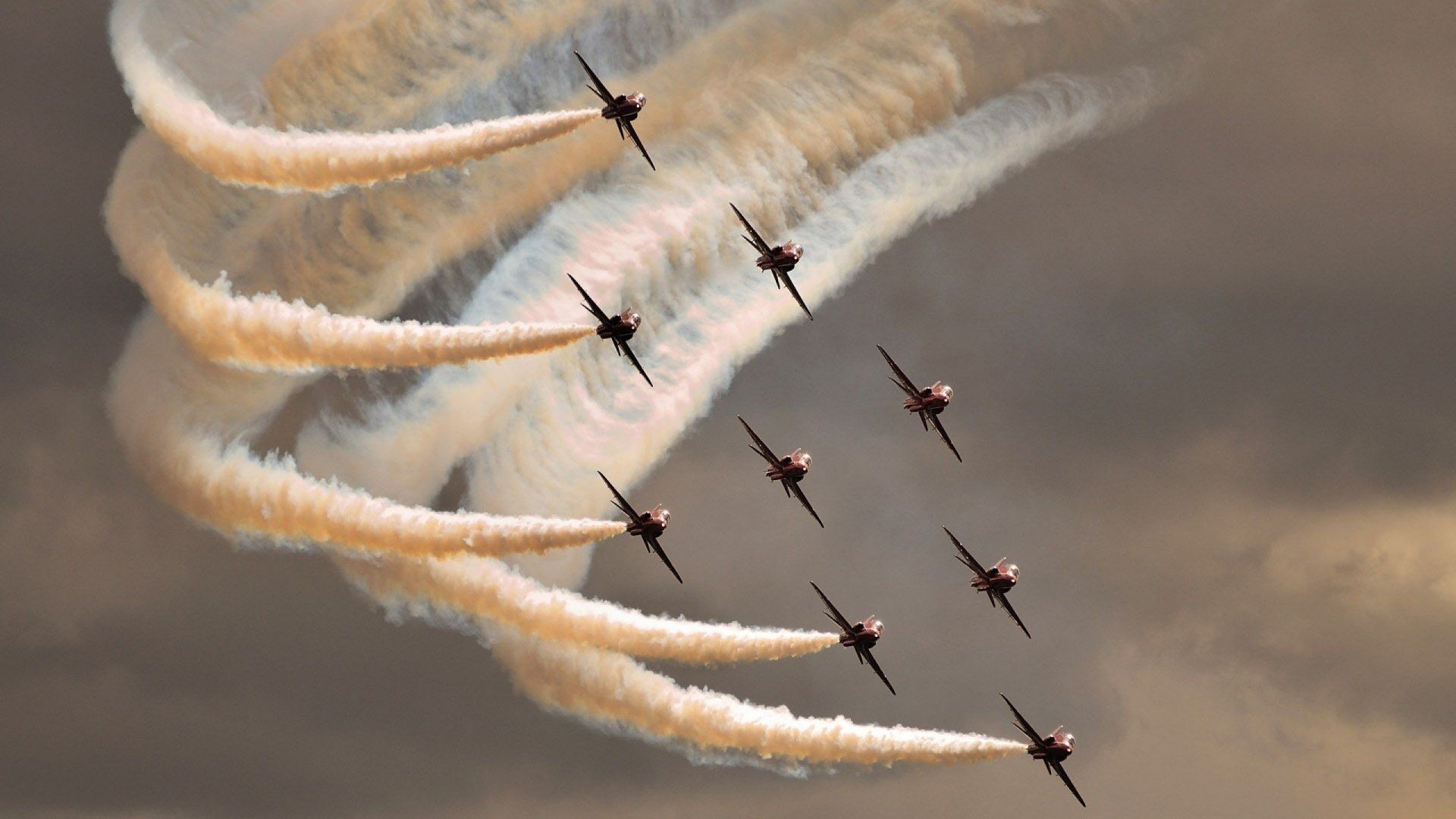 蓝旗与黄蓝旗，当F1尼斯站成为乌克兰危机的意外隐喻