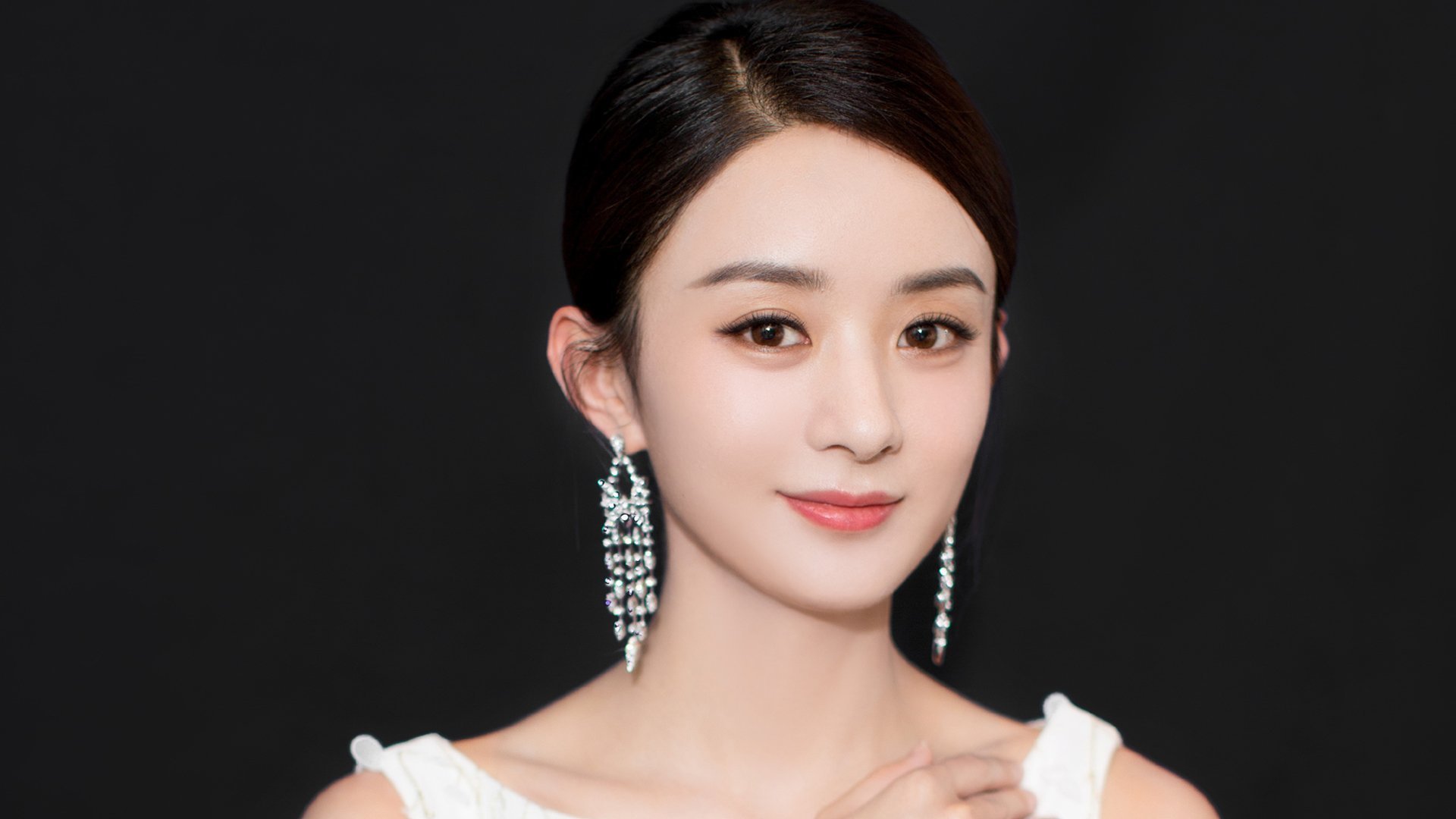 爱游戏-冰与火的碰撞，西亚卡姆的防守铁链如何锁死迈阿密热火