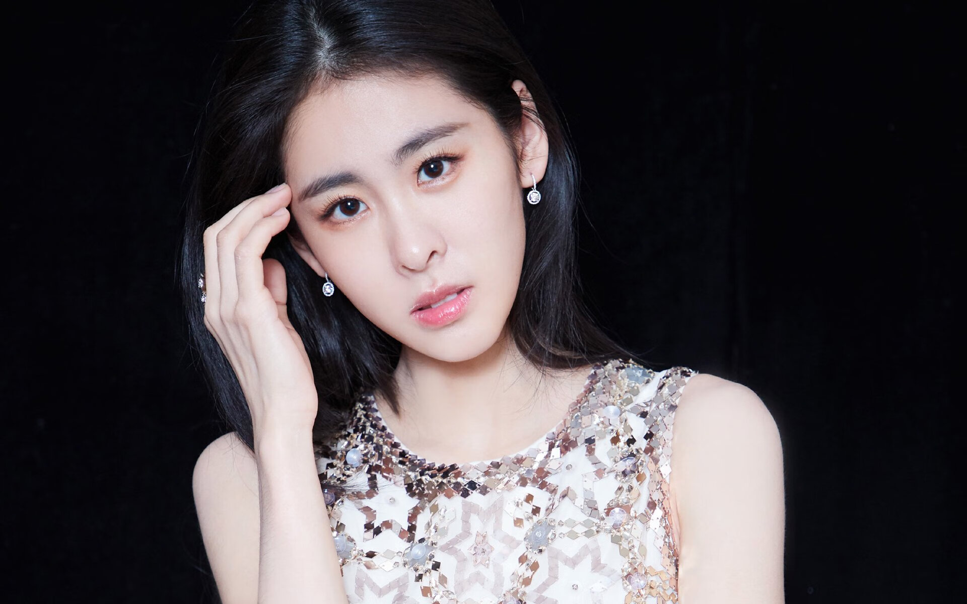 布克化身雷霆撕裂长空,国王城池在风暴中无声陷落